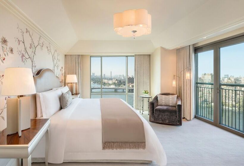 سوئیت سلطنتی 2 خوابه, The St. Regis Cairo