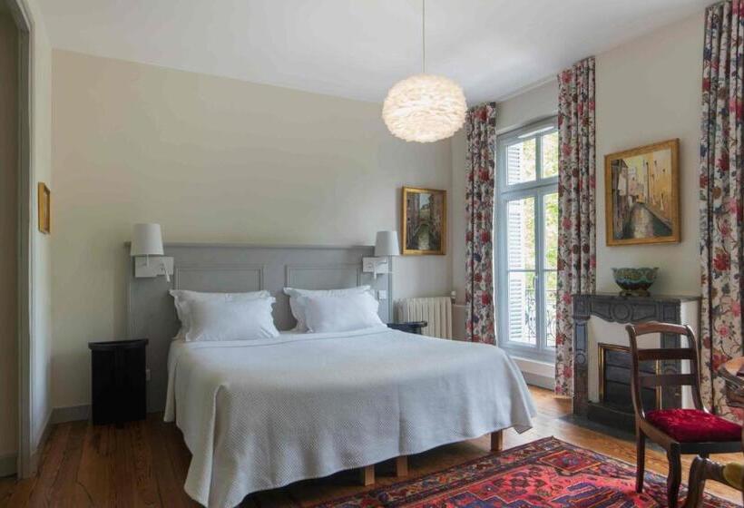 مجموعه ویستا شهر, B&b Le Clos D Argenson