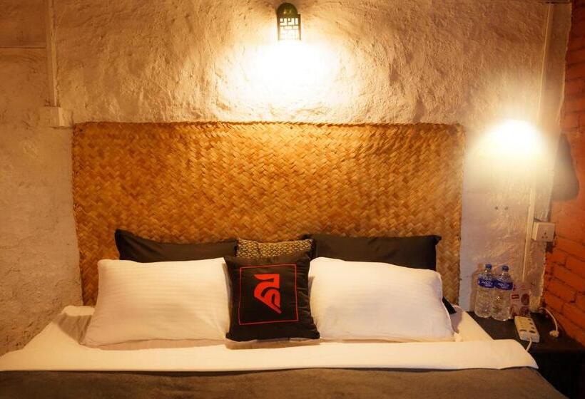 اتاق لوکس, Hira Guest House