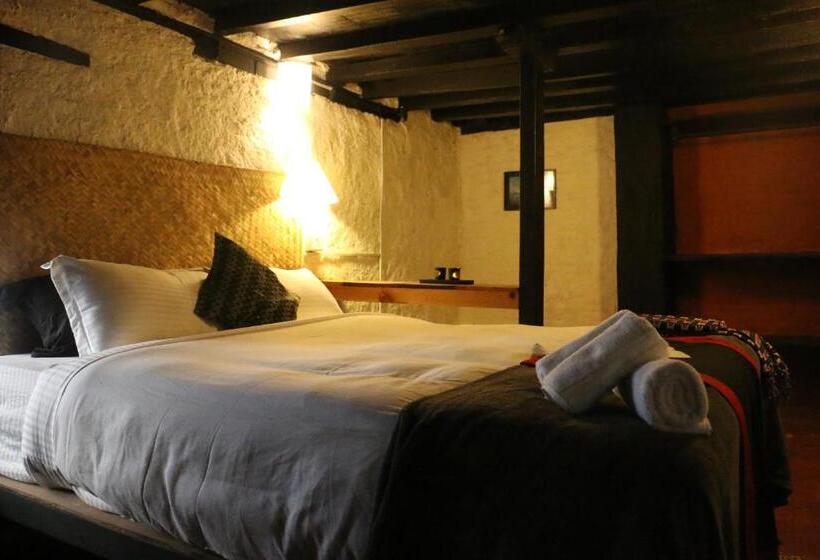 اتاق لوکس سه تخته, Hira Guest House