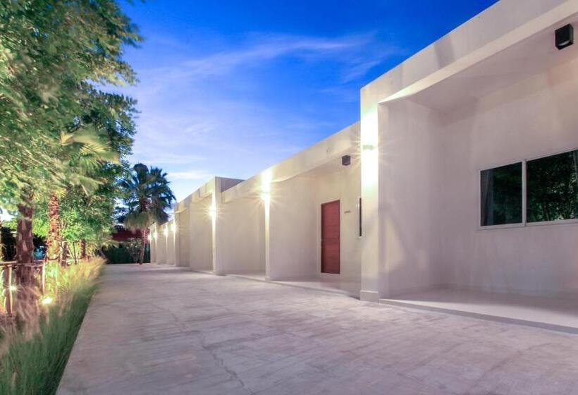 اتاق استاندارد, West View Villa
