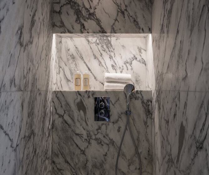 Quarto superior, Dare Lisbon House