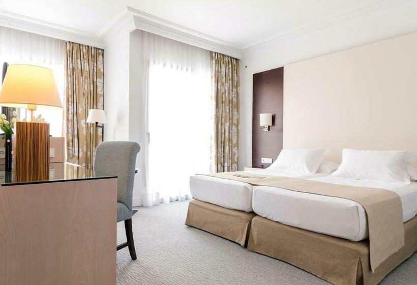 اتاق سه نفره دلوکس با چشم‌انداز دریا, Gpro Valparaiso Palace & Spa