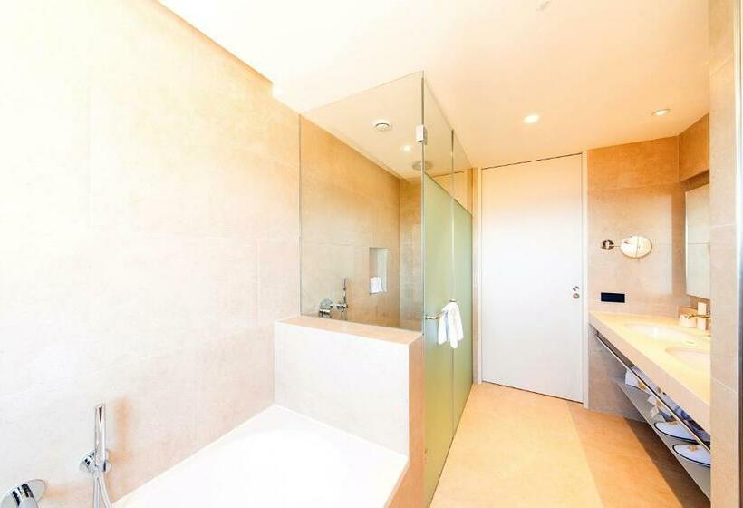 سوییت جونیور, Gpro Valparaiso Palace & Spa