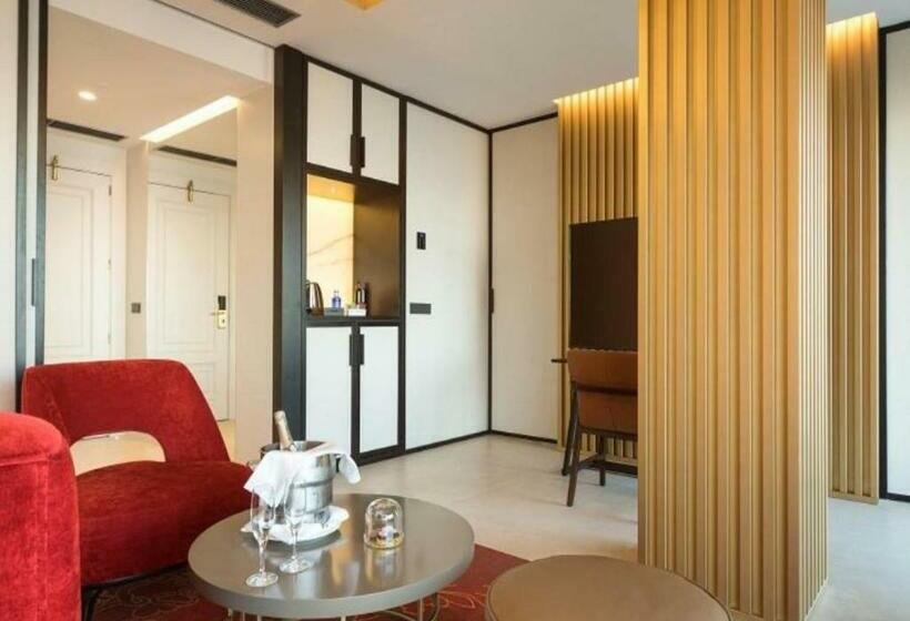 سوئیت رویال, Gpro Valparaiso Palace & Spa
