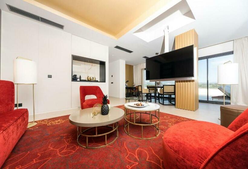 سوئیت رویال, Gpro Valparaiso Palace & Spa