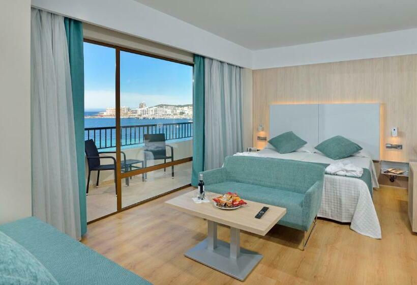 Deluxe Neljän Hengen Huone, NYX Ibiza - Adults Only