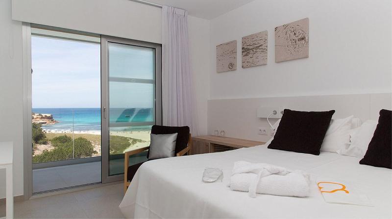 Номер Стандарт Вид на Море, Cala Saona & Spa