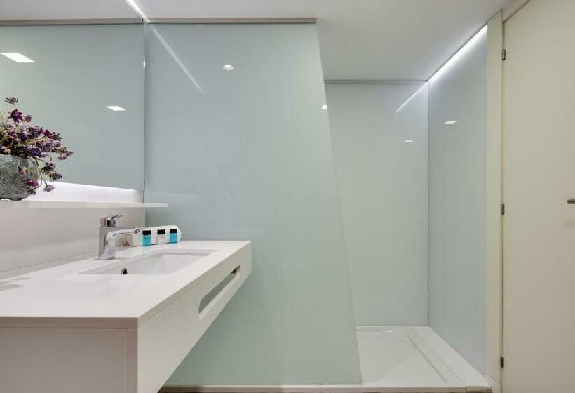 Habitació Triple Estàndard, Calipolis