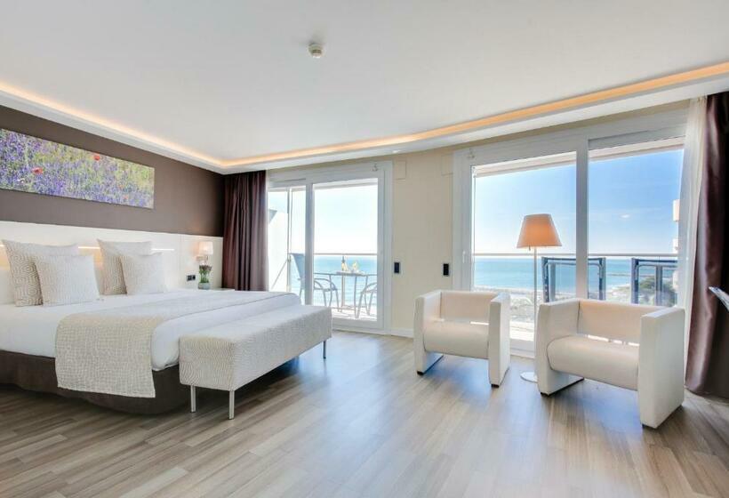 Junior Suite Vista Mar Lateral, Calipolis