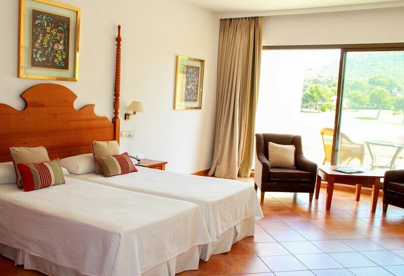 Семейный Номер, Golf Santa Ponsa