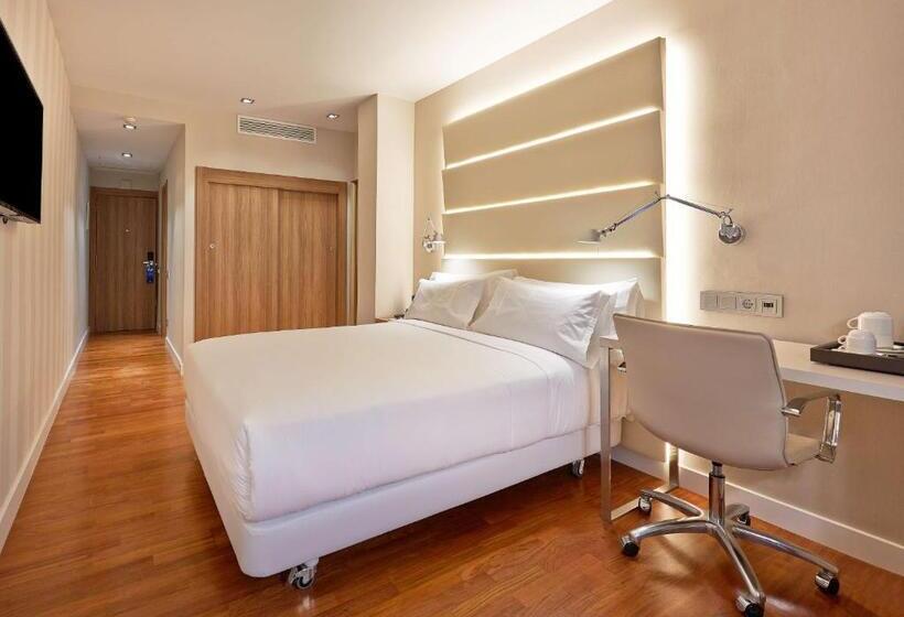 Номер Superior, NH Barcelona Les Corts