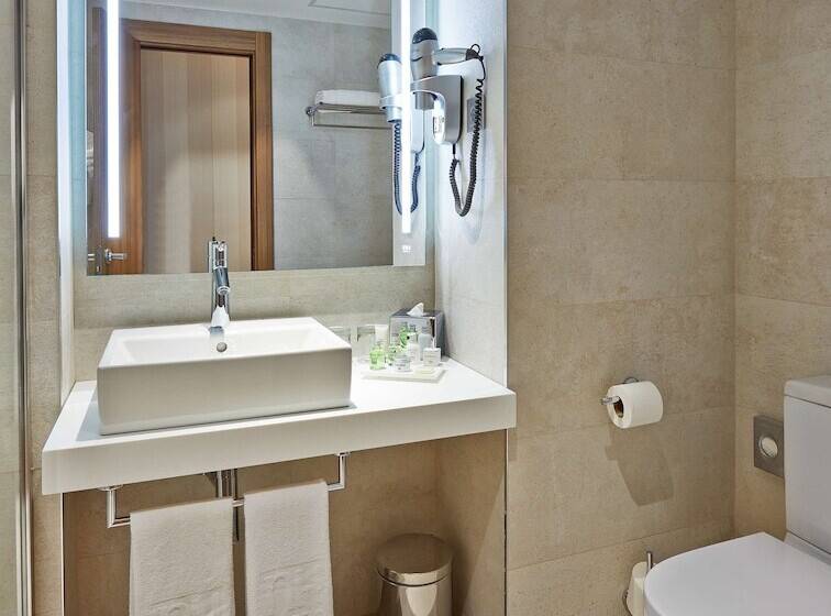 Номер Superior, NH Barcelona Les Corts