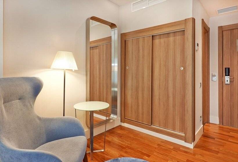 Номер Superior, NH Barcelona Les Corts