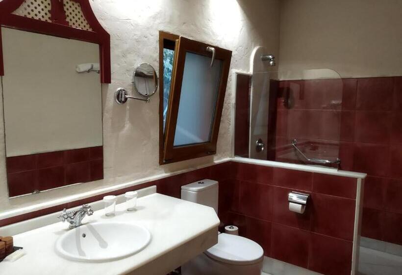 בונגלו משפחתי, Beach Hotel Dos Mares