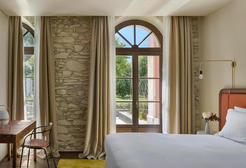 Номер Deluxe, Torre Del Remei