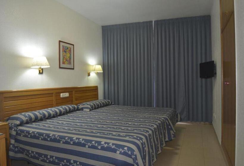 اتاق استاندارد سه نفره, Casa Emilio