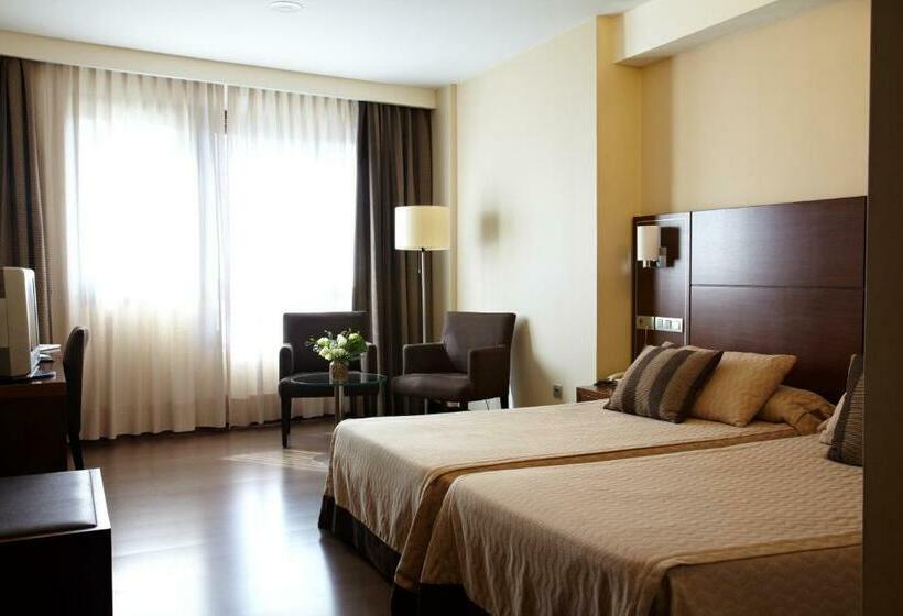 اتاق استاندارد سه نفره, Coia De Vigo