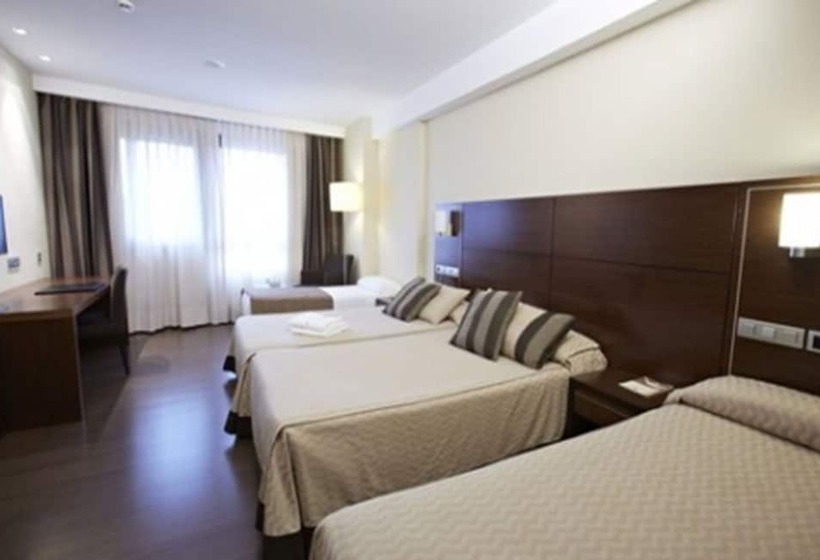 اتاق استاندارد سه نفره, Coia De Vigo