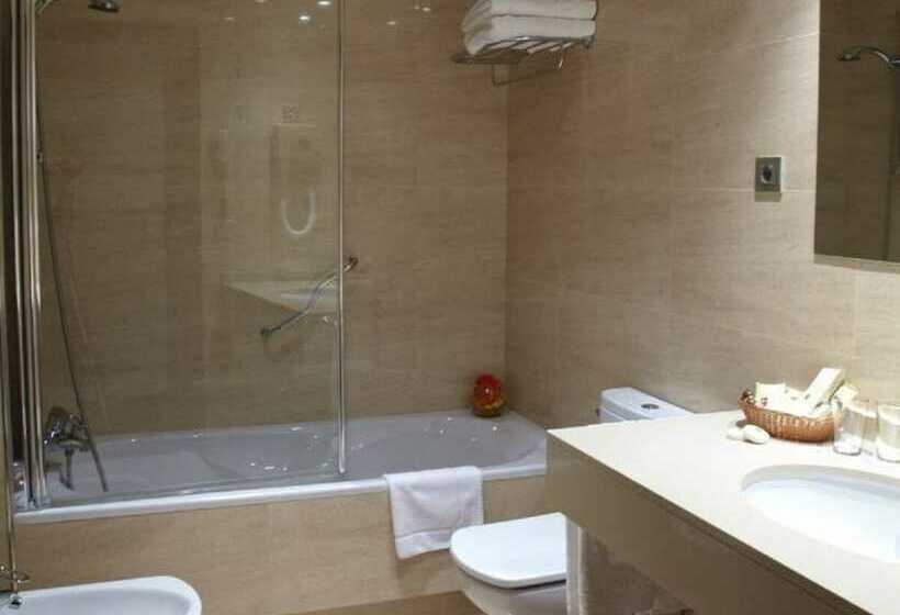 اتاق استاندارد سه نفره, Coia De Vigo
