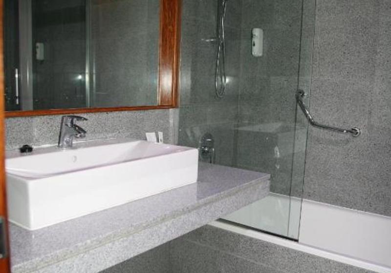اتاق استاندارد سه نفره, Coia De Vigo