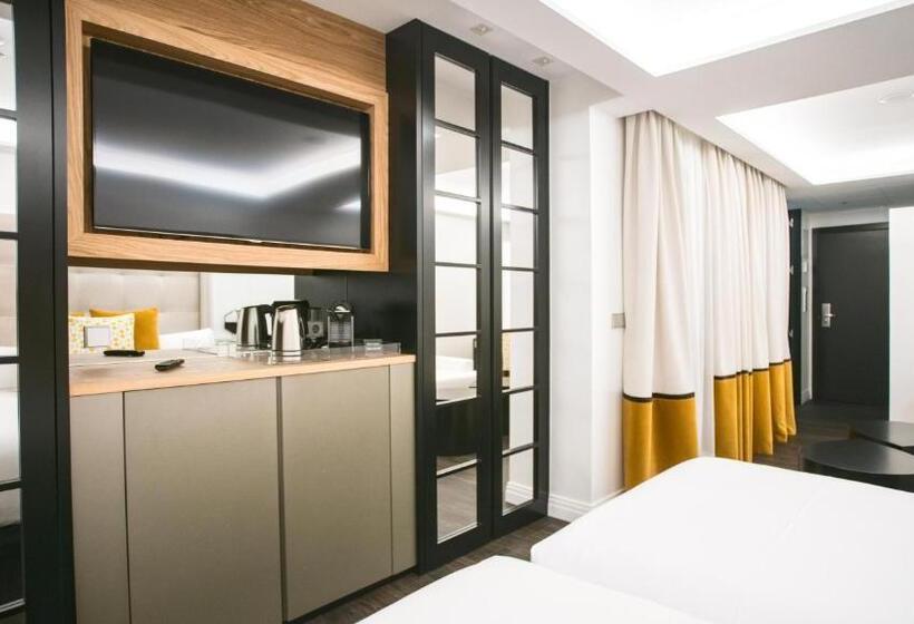 سوئیت جونیور اینتریور, Regina