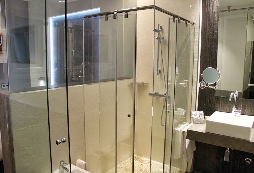 اتاق اینتریور یک تخته, Regina