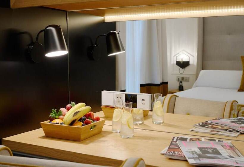 اتاق استاندارد اینتریور, Regina