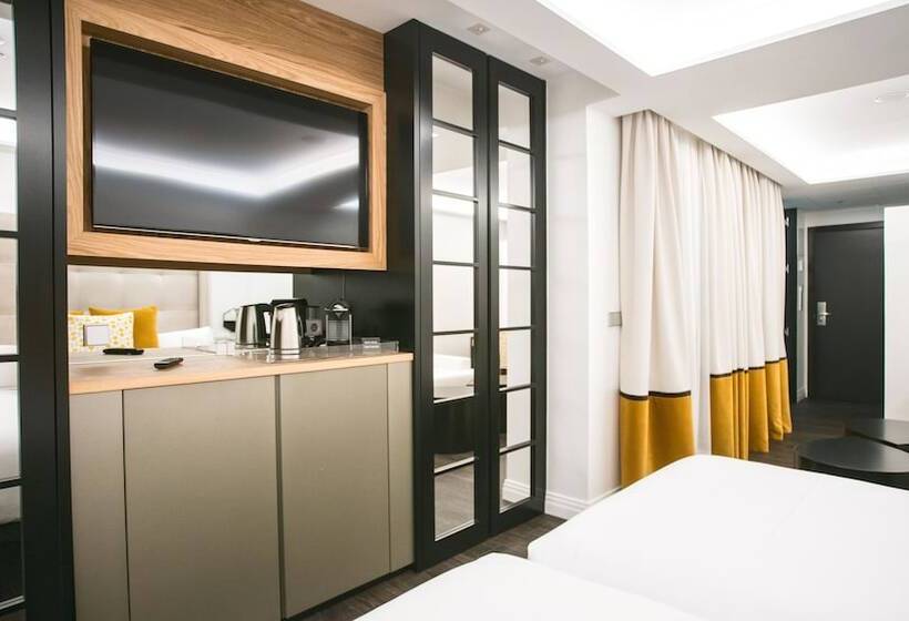 سوئیت جونیور اینتریور, Regina