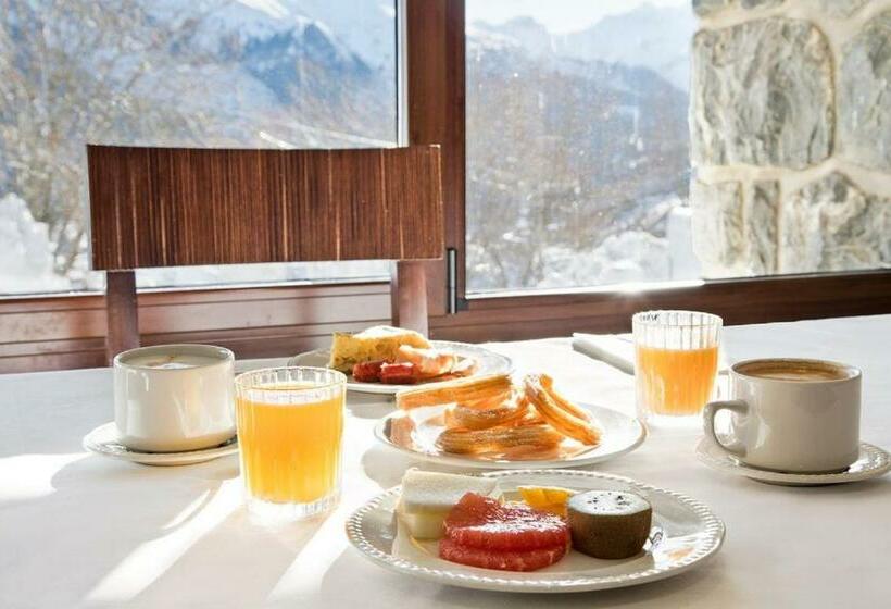 Четырехместный Номер Стандарт, Snö Hotel Formigal