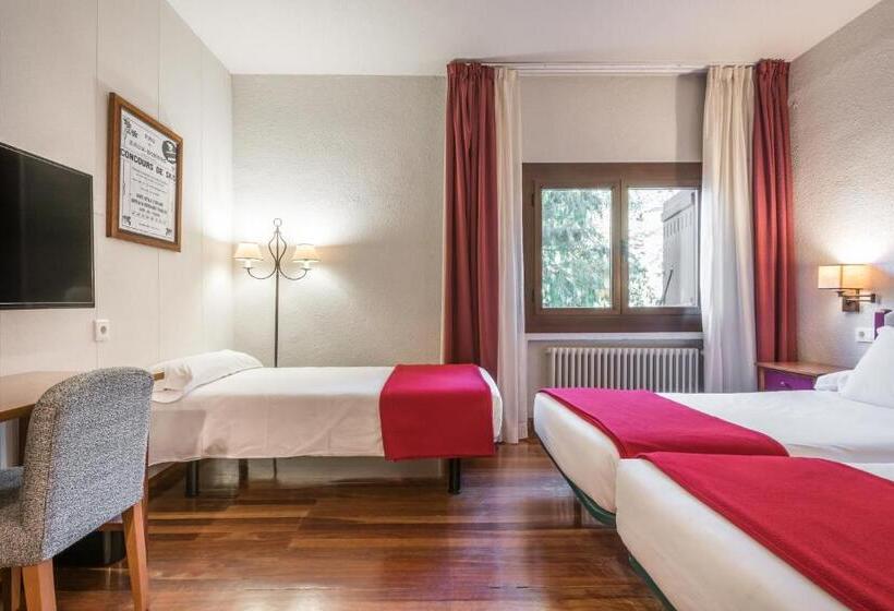 Номер Стандарт Трехместный, Snö Hotel Formigal