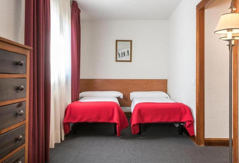 Четырехместный Номер Стандарт, Snö Hotel Formigal