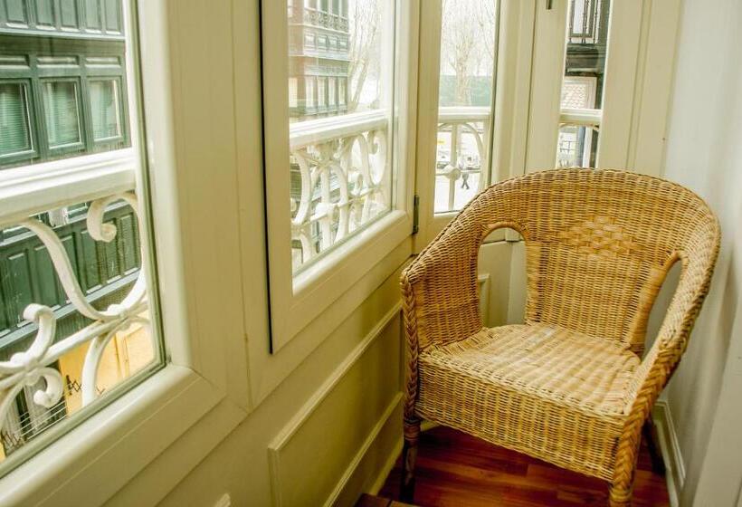 اتاق استاندارد سه نفره, Eco Hotel Mundaka