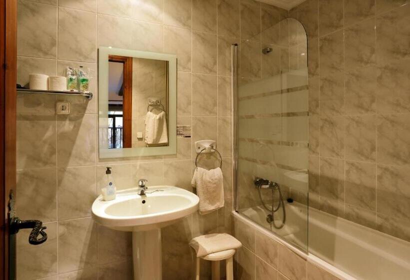 Номер Стандарт, Hostal Populetus