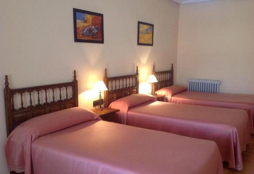 Номер Стандарт Трехместный, Hostal Argentino