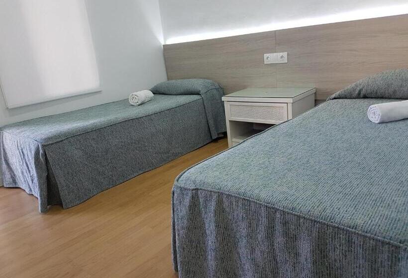 스탠다드 룸, Hostal Montsant