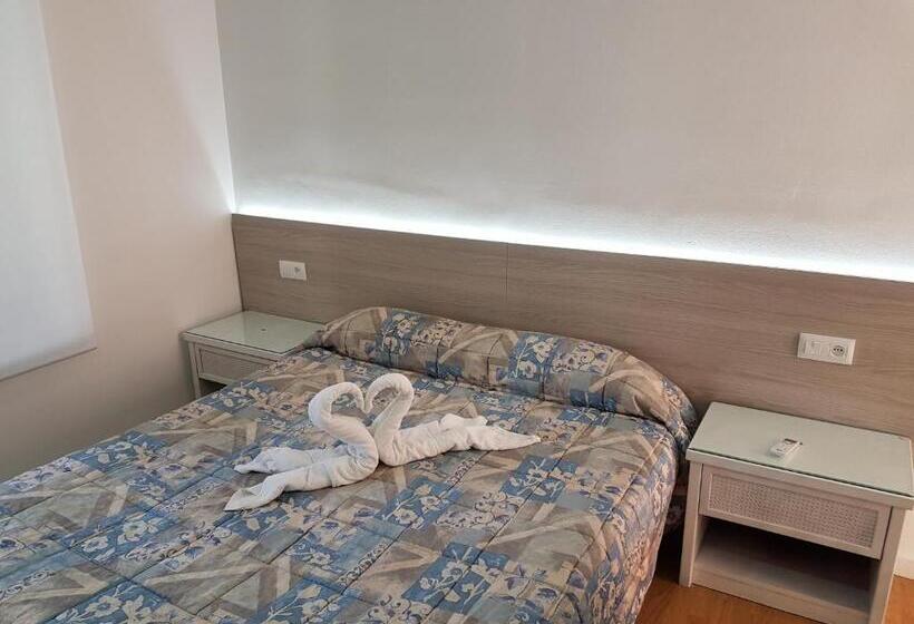스탠다드 룸, Hostal Montsant
