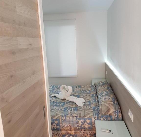 스탠다드 룸, Hostal Montsant