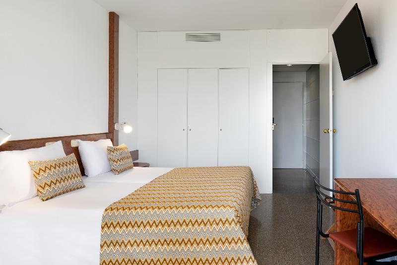Economy Quadruple Room, htop Platja Park