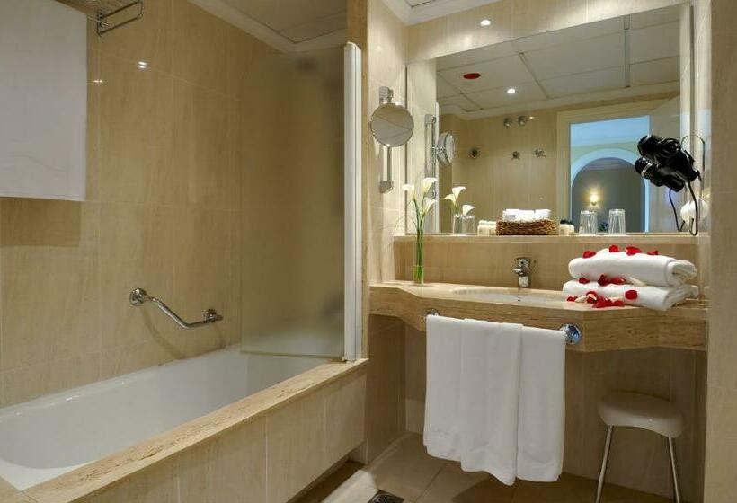 سوئیت کلاسیک, Oliva Nova Beach & Golf