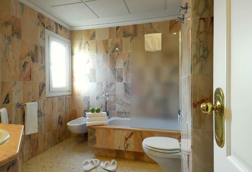 سوئیت کلاسیک, Oliva Nova Beach & Golf
