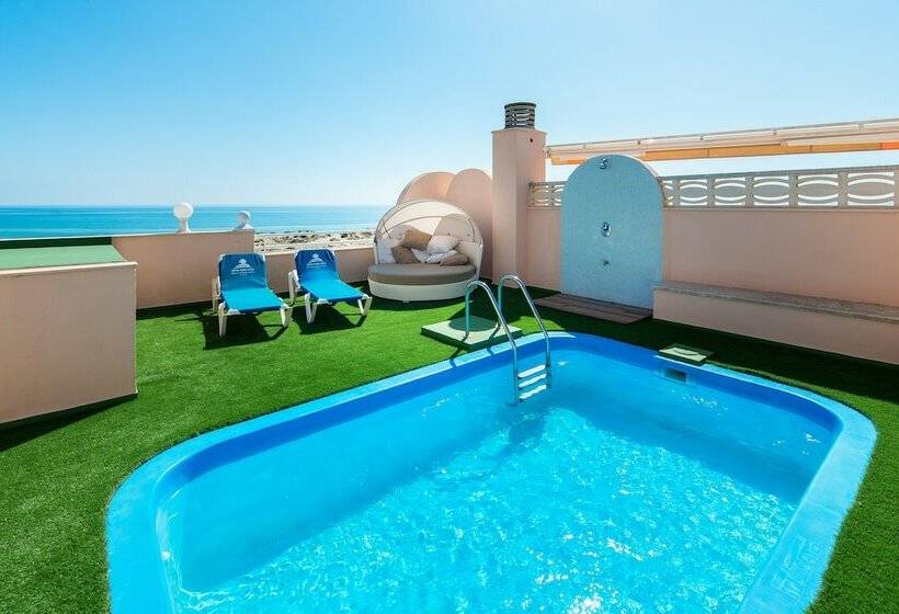 سوئیت کلاسیک, Oliva Nova Beach & Golf