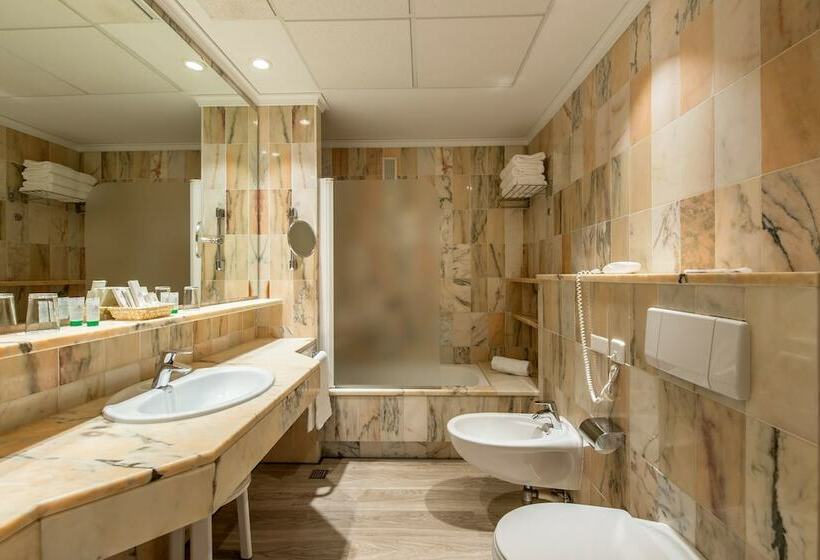 سوئیت کلاسیک, Oliva Nova Beach & Golf