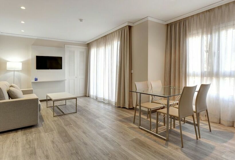 سوئیت کلاسیک, Oliva Nova Beach & Golf