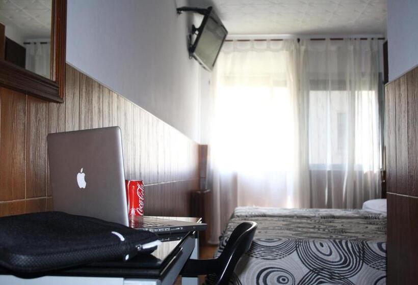 חדר משפחתי, Hostal Sanmar