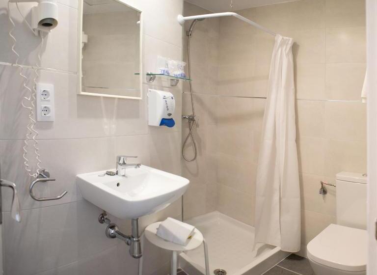Standard Yhden Hengen Huone, L´hostalet
