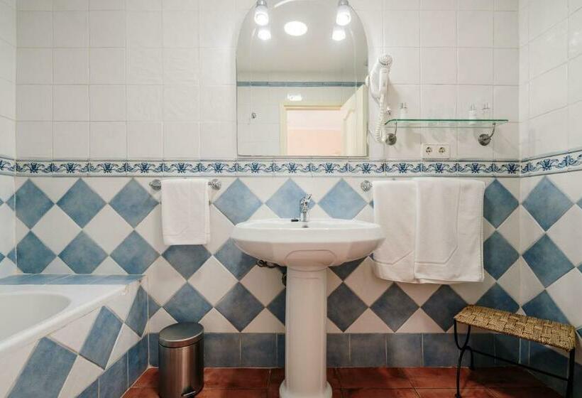 اتاق استاندارد با چشم‌انداز دریا, Boutique Hotel Mamabels