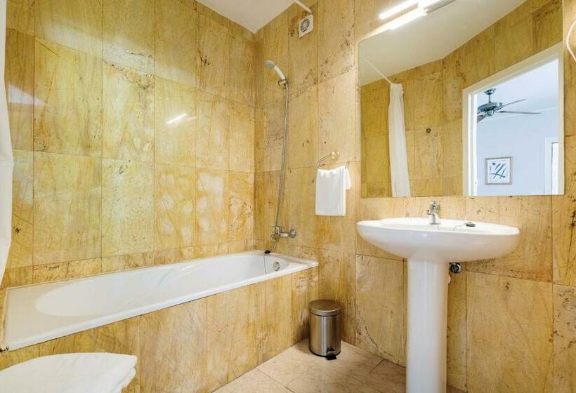 اتاق استاندارد با چشم‌انداز دریا, Boutique Hotel Mamabels