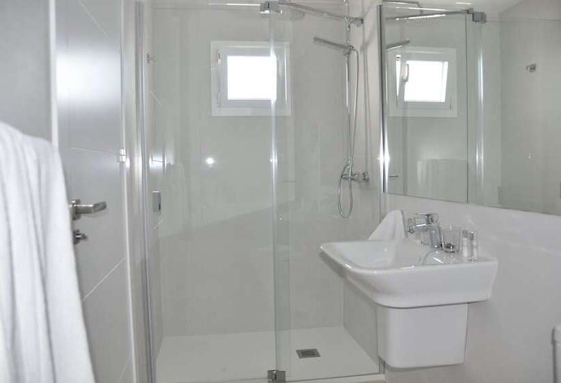 اتاق استاندارد با چشم‌انداز دریا, Boutique Hotel Mamabels