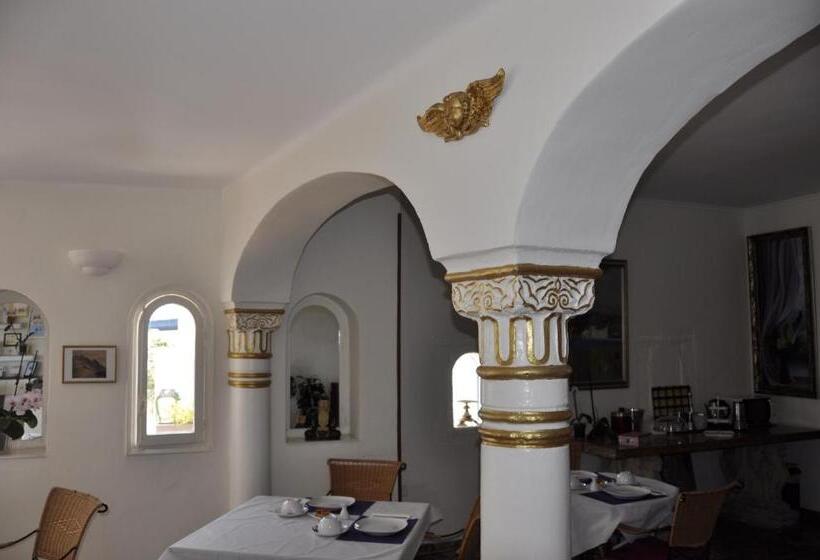 اتاق استاندارد با چشم‌انداز دریا, Boutique Hotel Mamabels